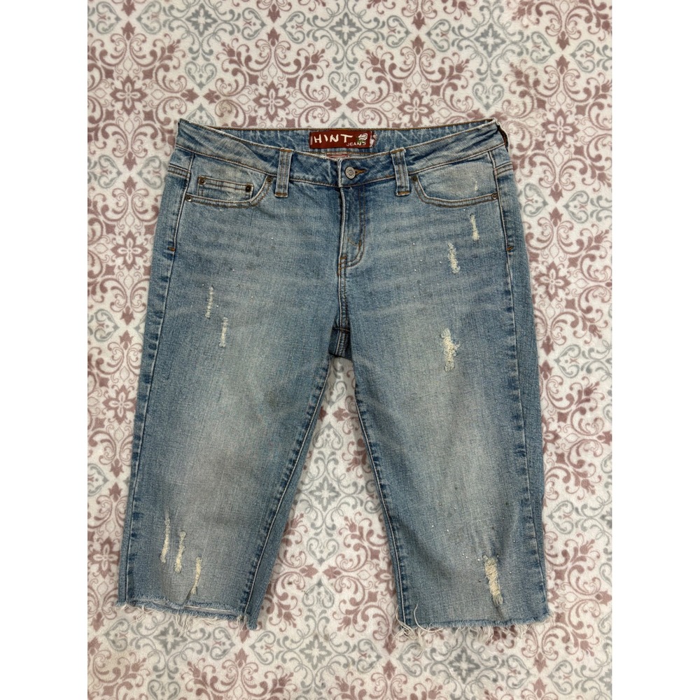 Hint Jeans Distressed Denim Bermuda Shorts Light Wash Rhinestone Raw Hem Sz 32